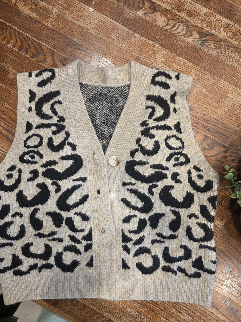 SHEIN Beige and Black Leopard-Print Knit Cardigan Vest
